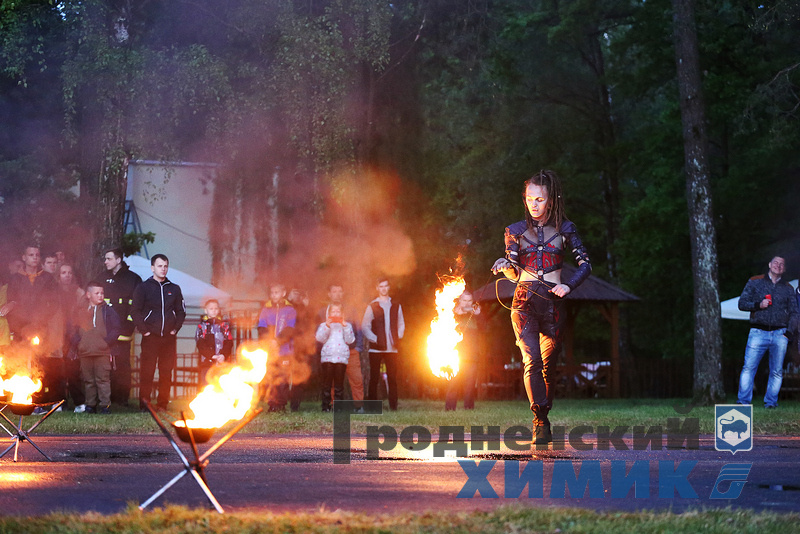 47886957065709 (1).jpg